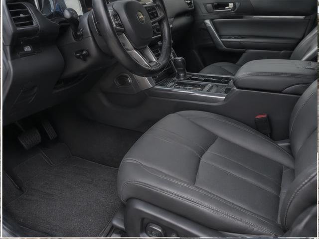 Range Rover with freshly detailed paint